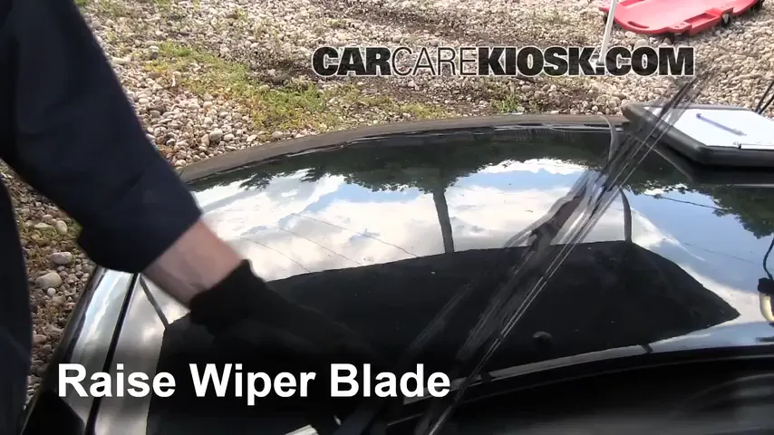 1996 Saab 900 SE Turbo 2.0L 4 Cyl. Turbo Convertible (2 Door) Windshield Wiper Blade (Front)